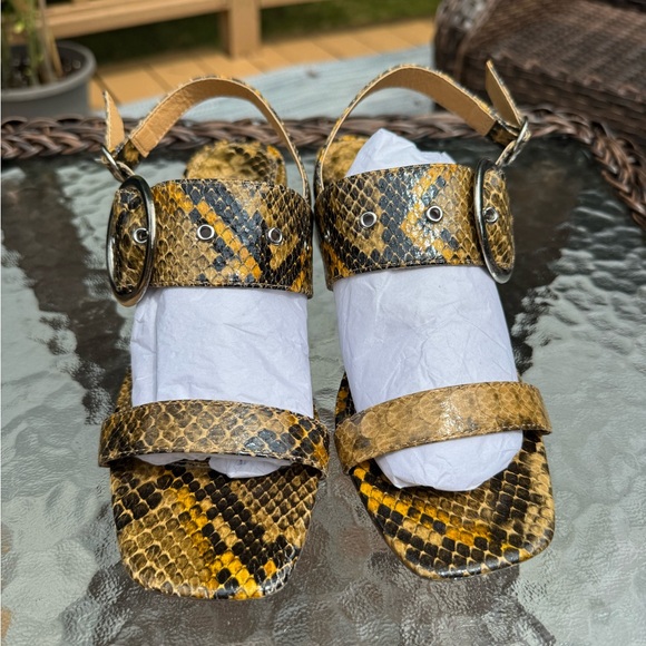 TopShop Snake Print Black/Yellow Slingback Womens Sandals 2 inch heel size 6.5 - Picture 6 of 9